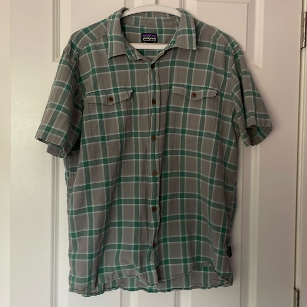 Patagonia Men’s Organic Cotton Plaid Short Sleeve Button Down Shirt Size M